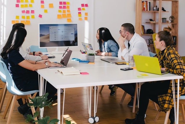 A guide to business & management graduate schemes thumbnail